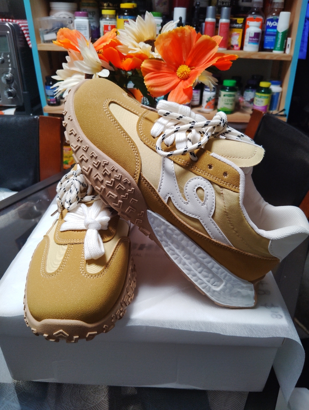 **" CASUAL TAN & WHITE FASHION SNEAKERS**💛🤍💛🤍💲💲💲💲💲 - Picture 10 of 13